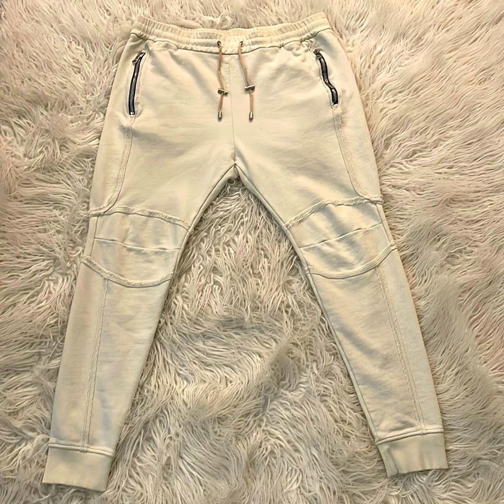 100% authentic Balmain fitted jogger sweatpants 😎🔥
